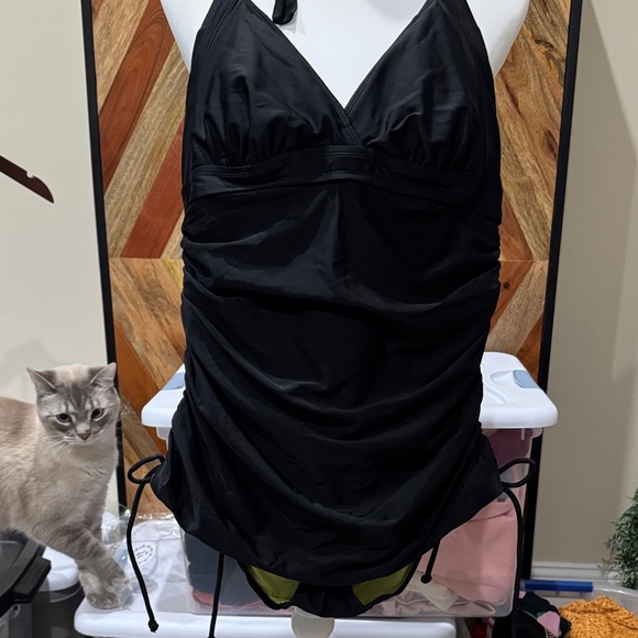 Athleta Other - Athleta Black Ruched One-Piece Swimsuit